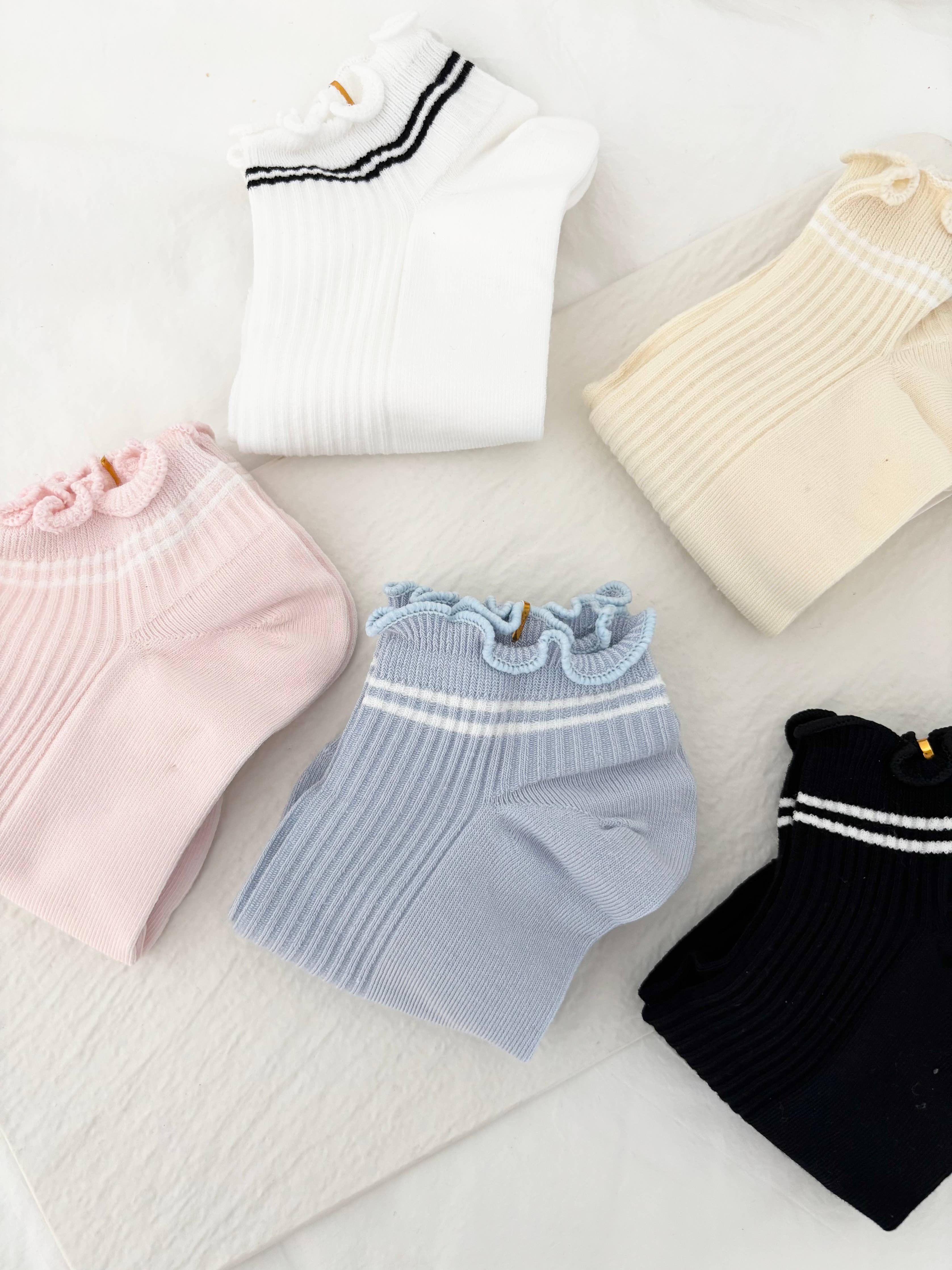 Stripe Detail Ruffle Basic Socks