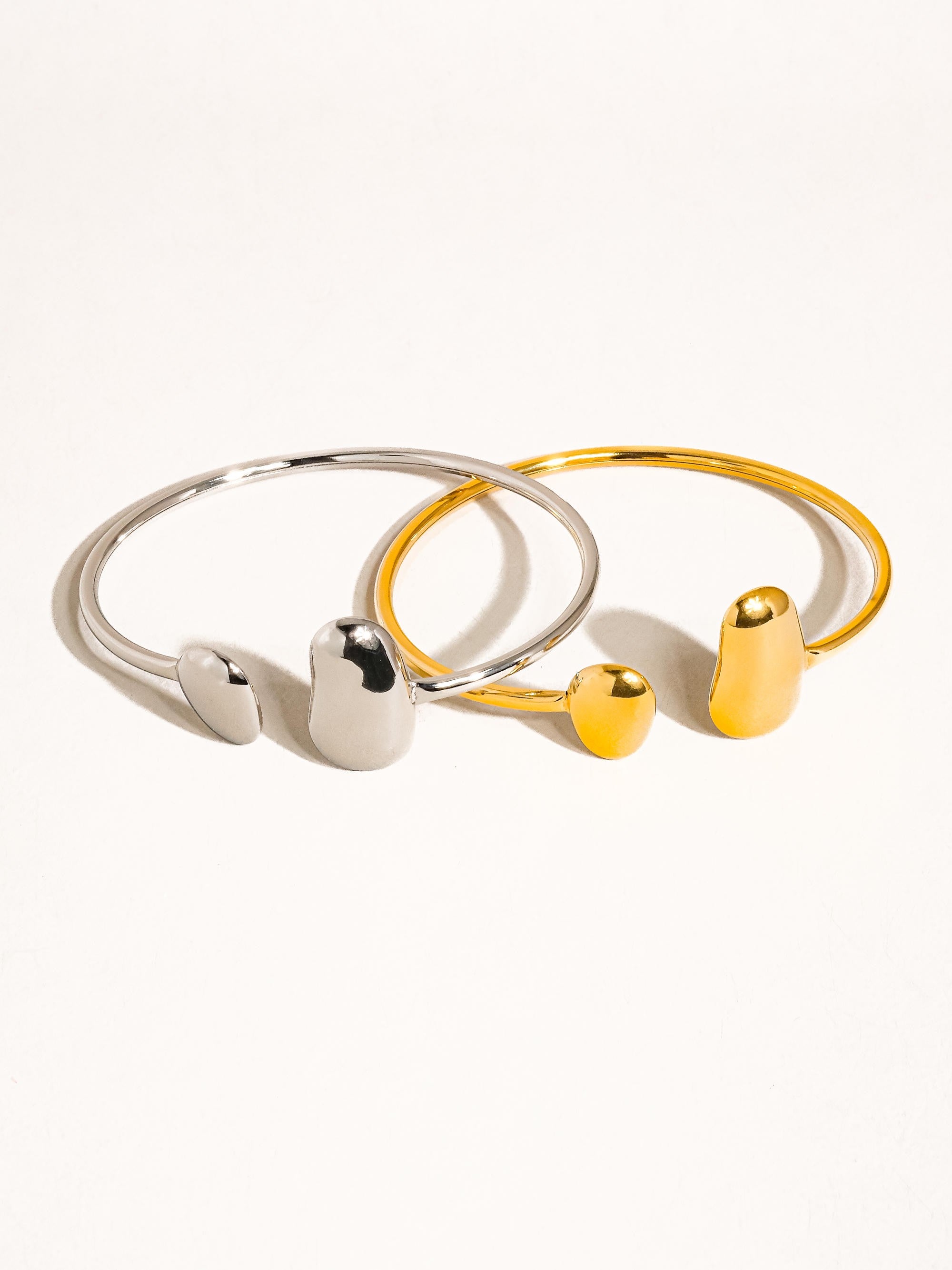 18k Non-tarnish Round Thin Bracelet