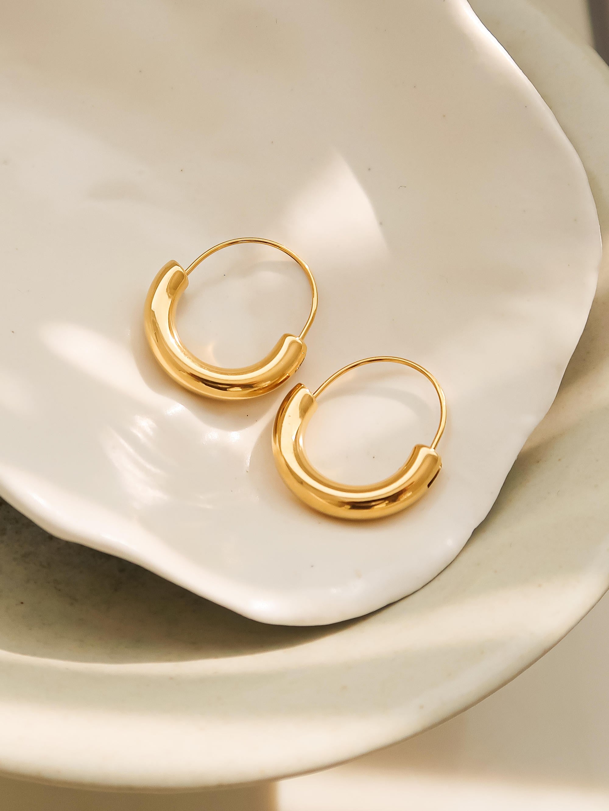 18k Non-tarnish U-shape Hoop Earring