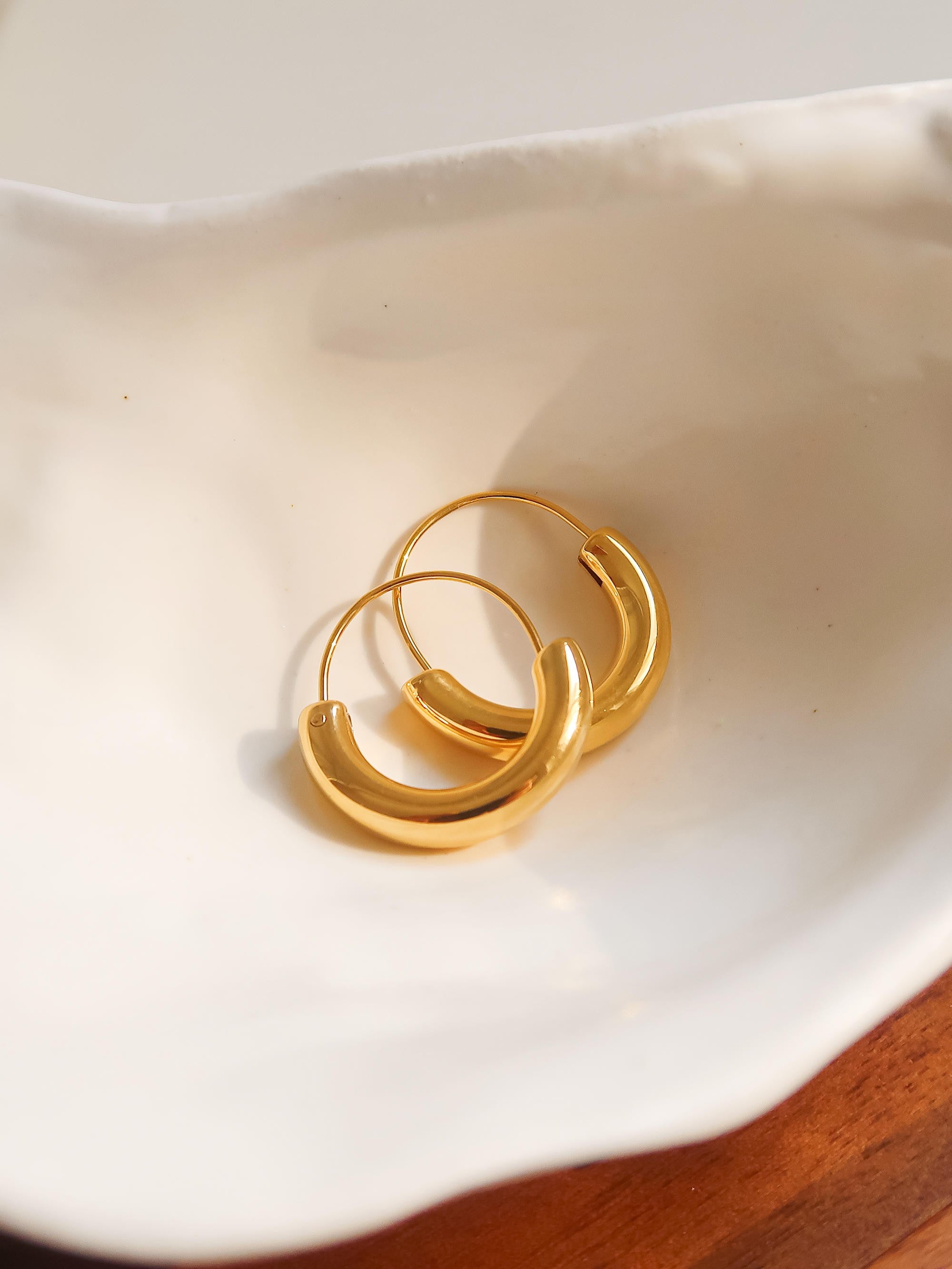 18k Non-tarnish U-shape Hoop Earring