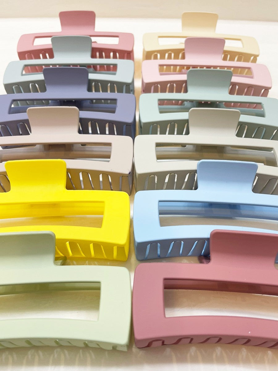 Matte Jumbo Cut Out Rectangle Hair Claw