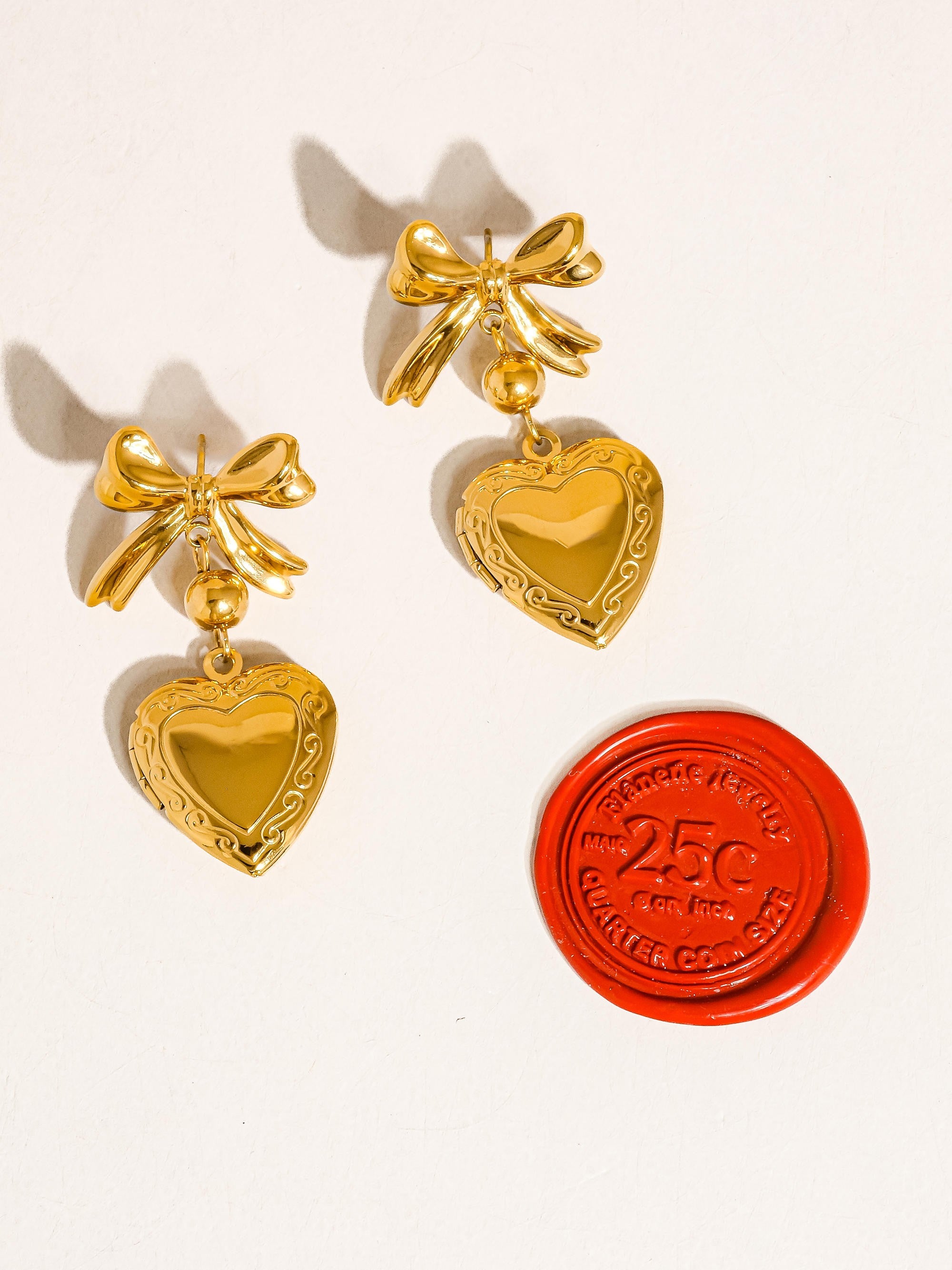 18k Heart And Bow Locket Earring