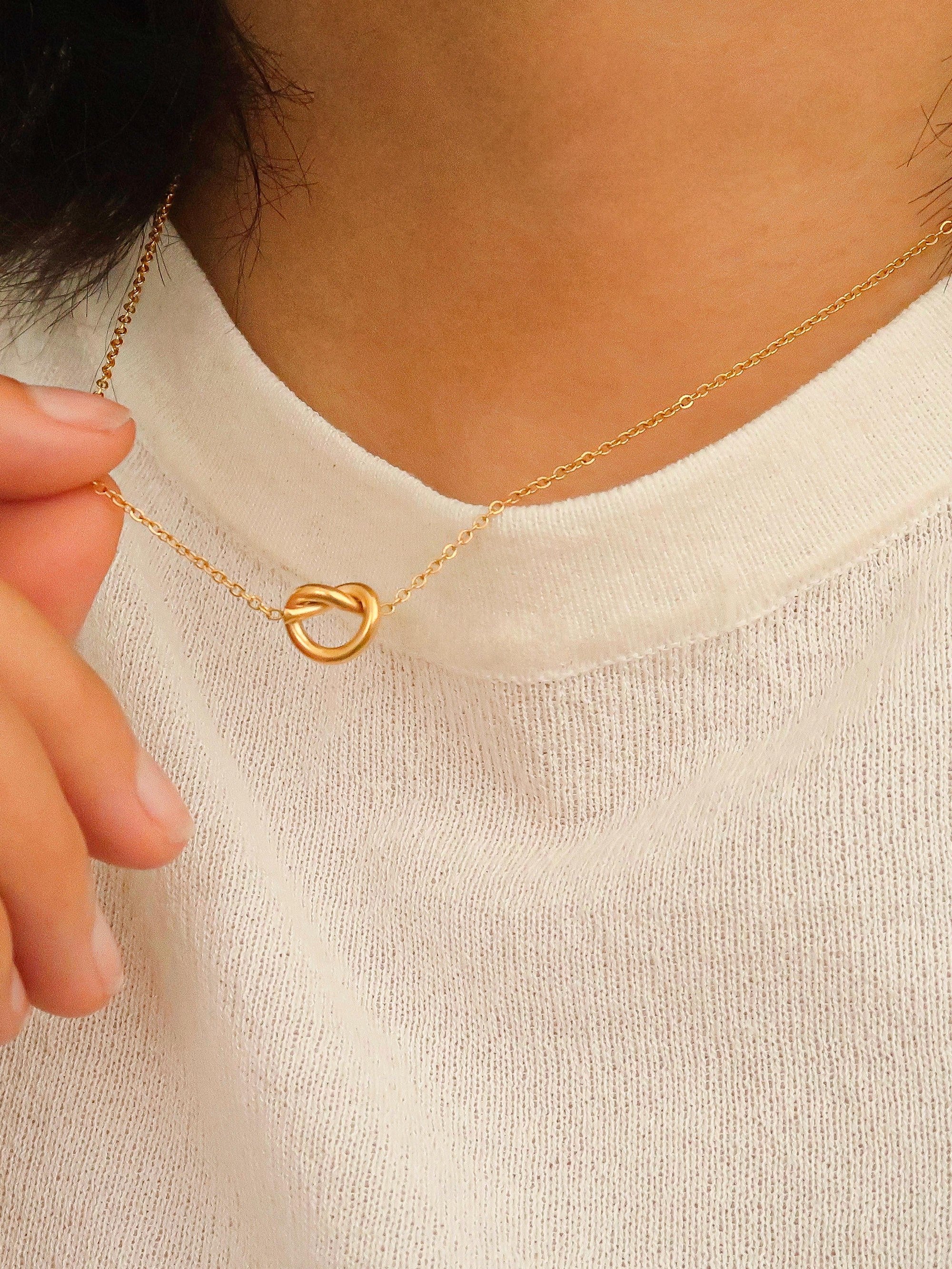 18k Gold Petite Braided Heart Necklace