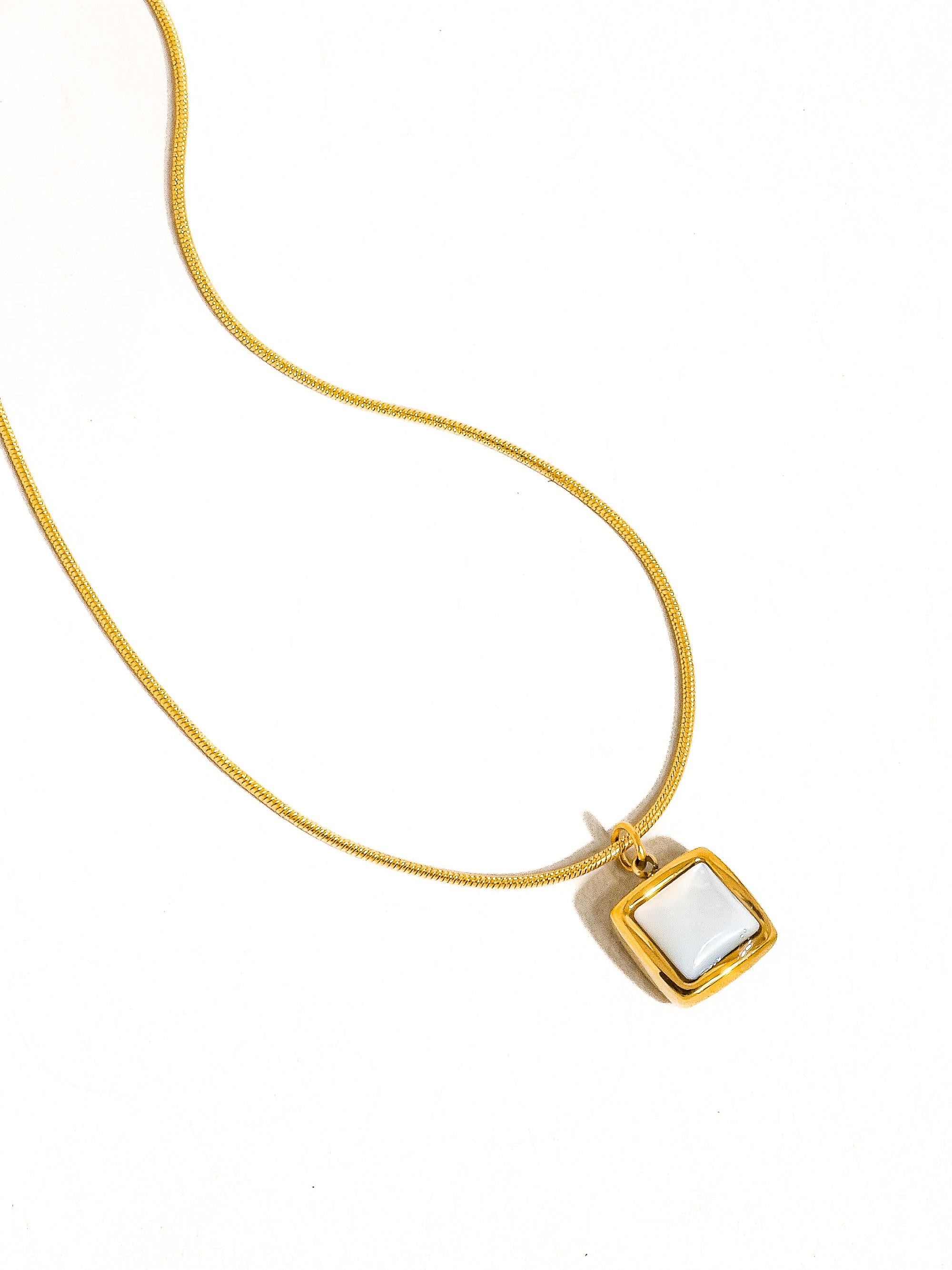 18k Gold Square Shell Necklace