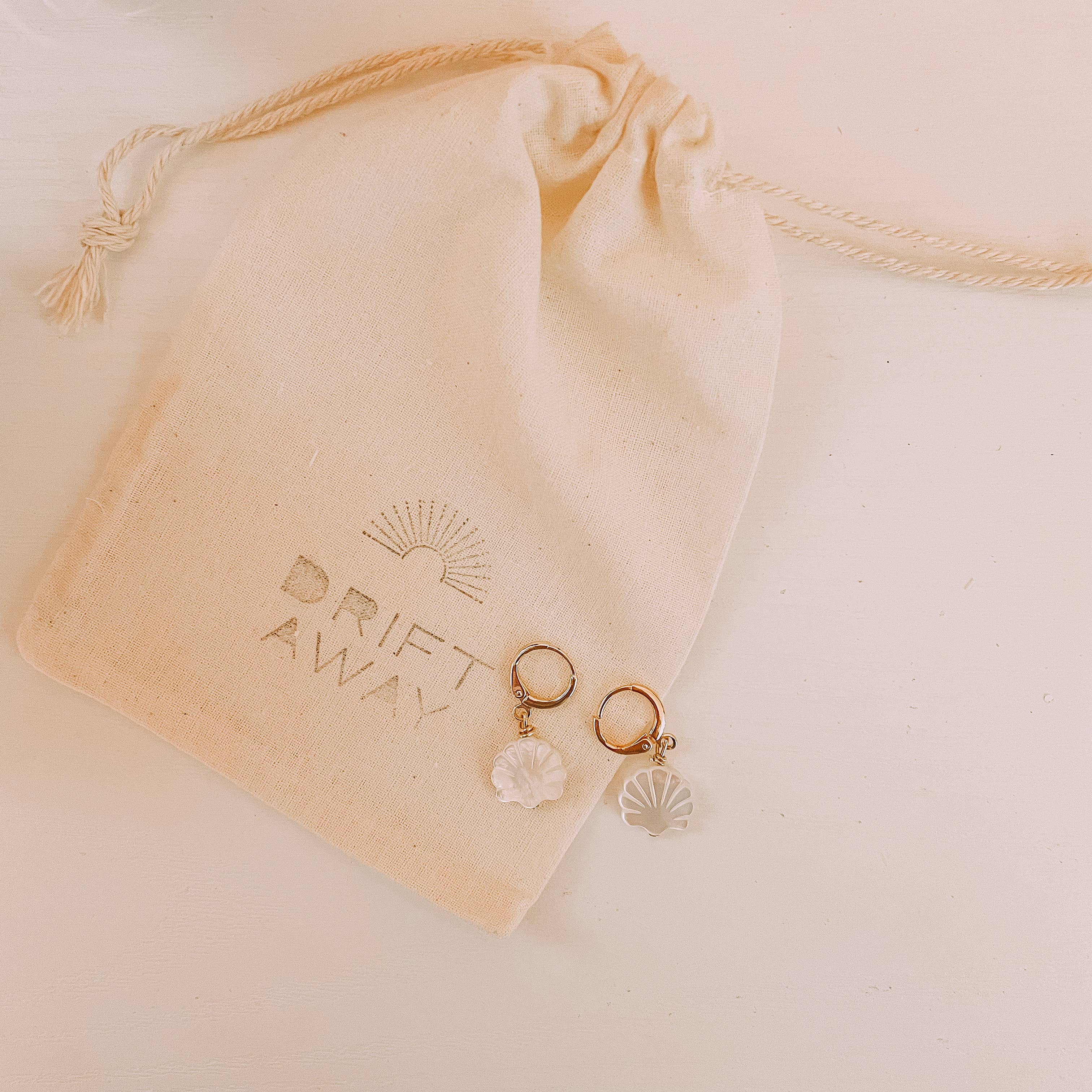 Driftaway Jewlery - Mother of Pearl Seashell Earrings