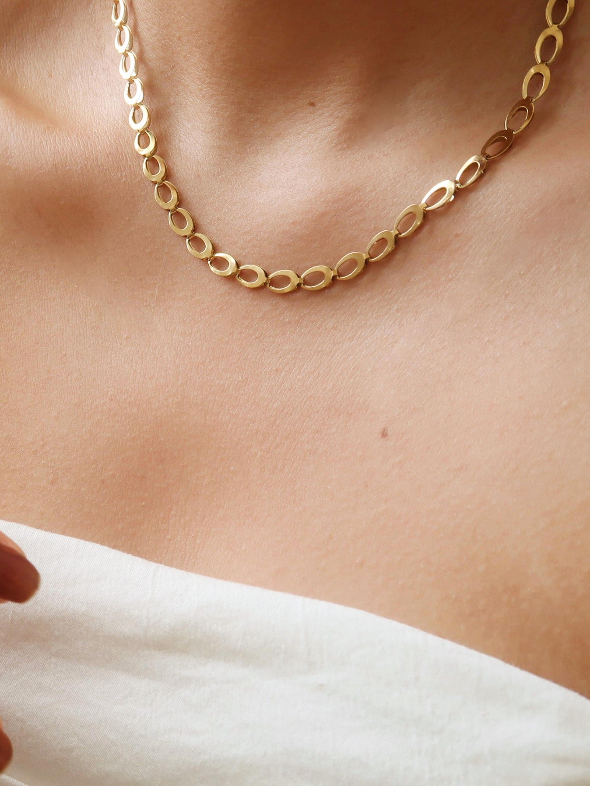 18k Gold Oval Link Chain Necklace