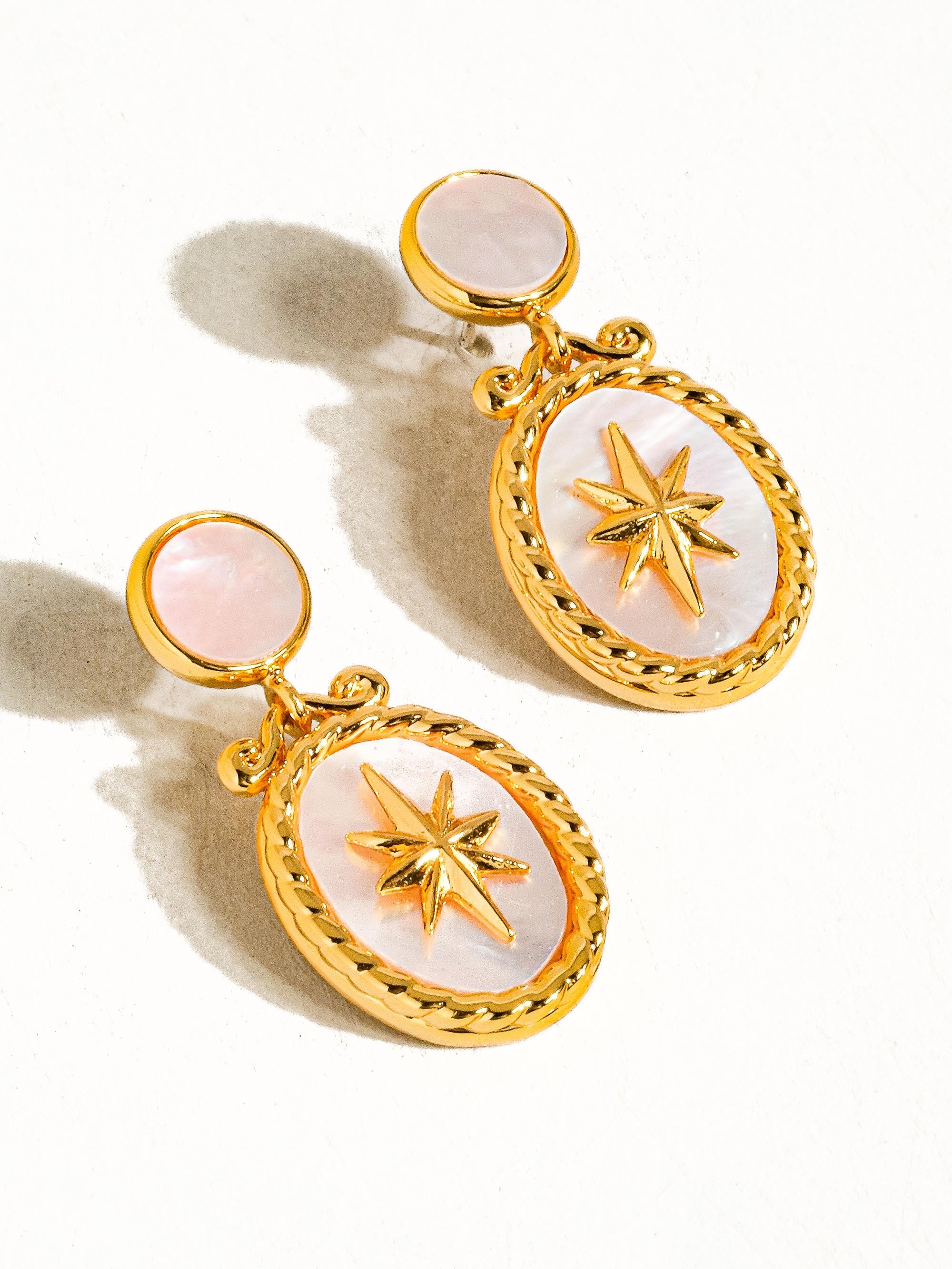 18k Gold Vintage Star Shell Earring
