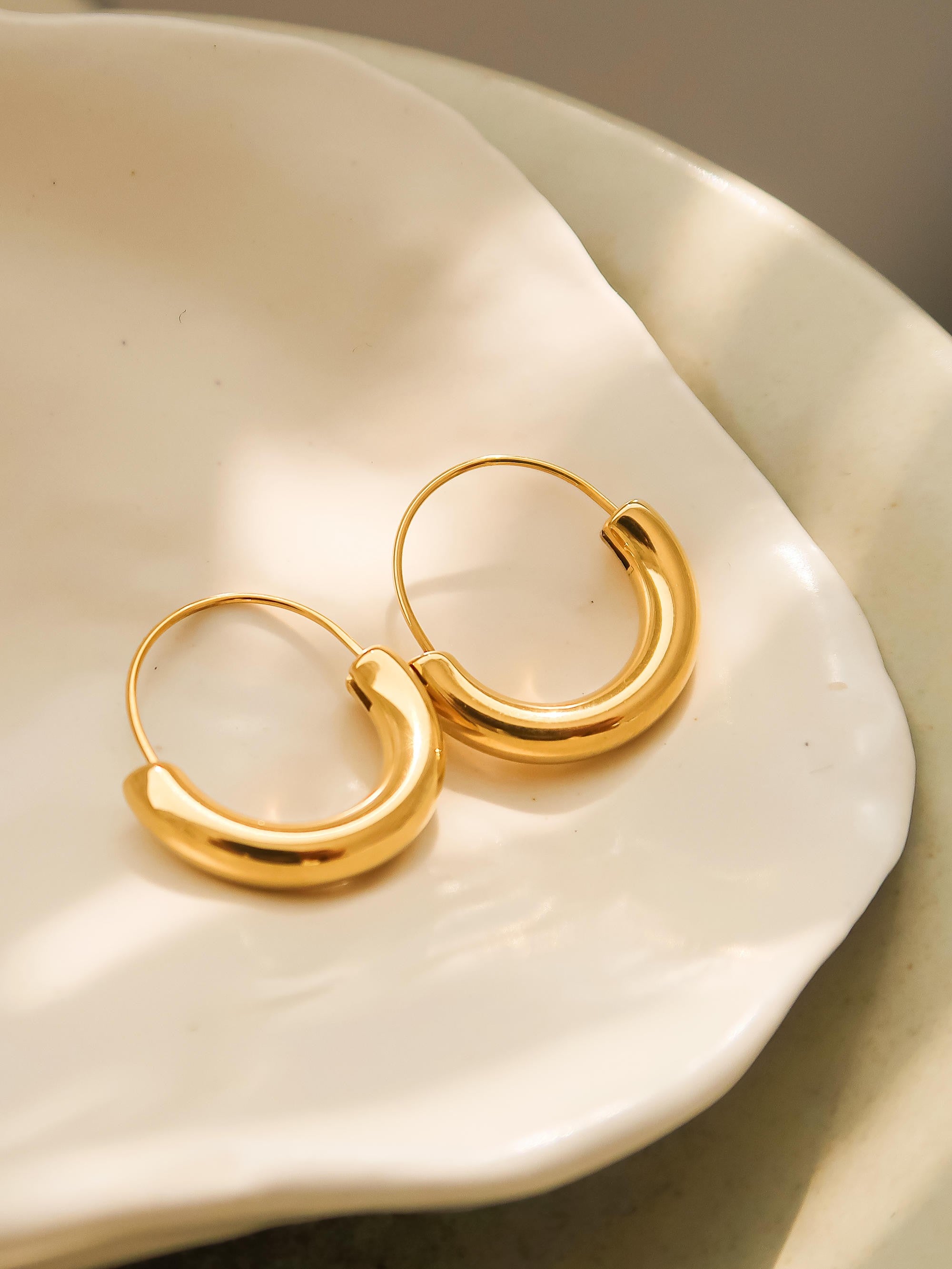 18k Non-tarnish U-shape Hoop Earring
