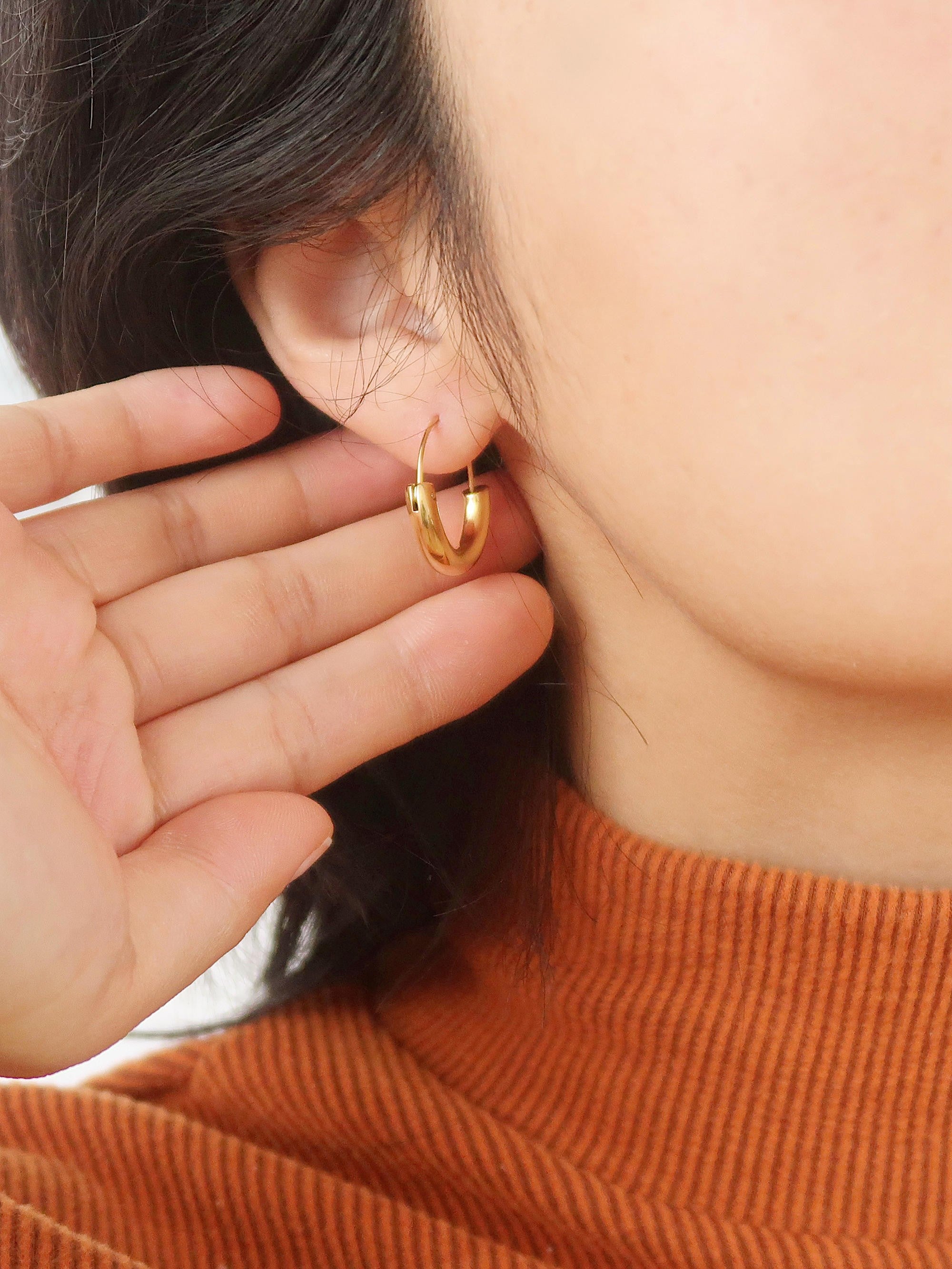 18k Non-tarnish U-shape Hoop Earring