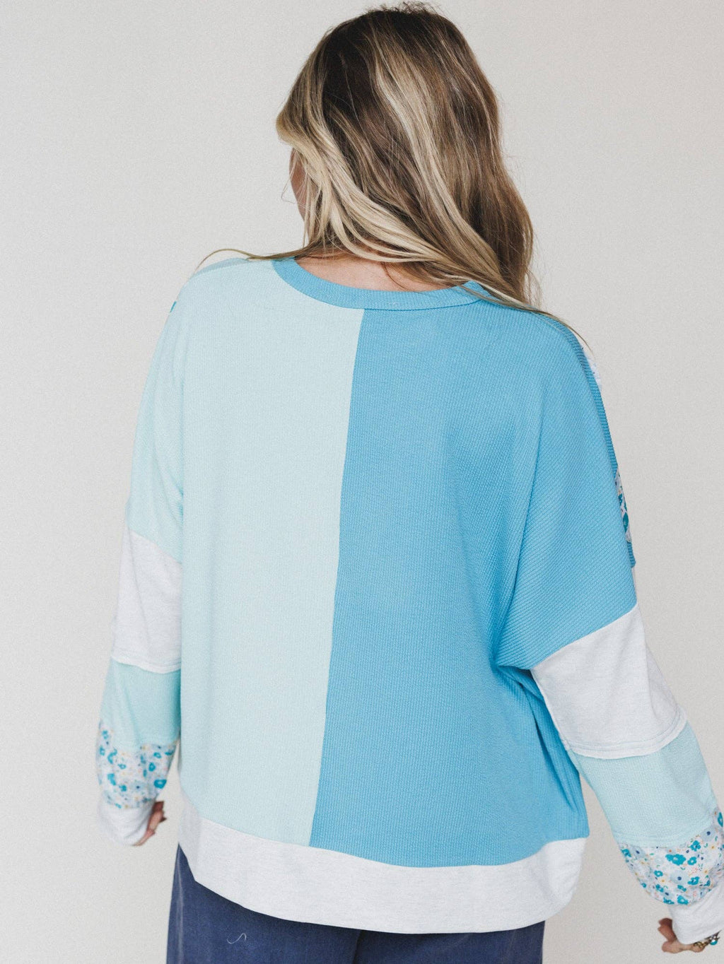 Pushing Daisies Pullover - Mint Aqua