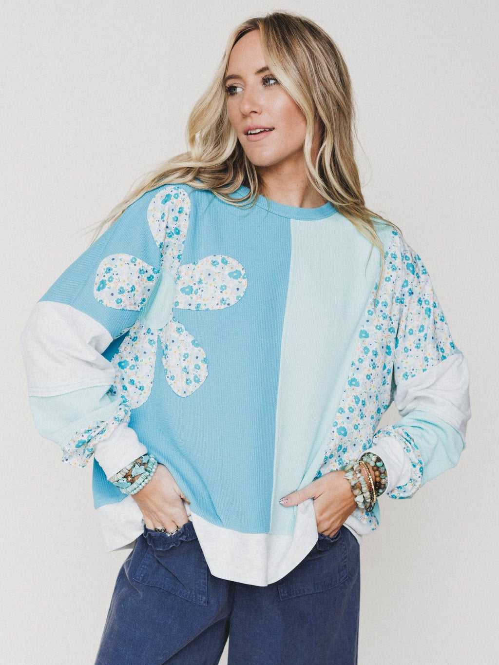 Pushing Daisies Pullover - Mint Aqua