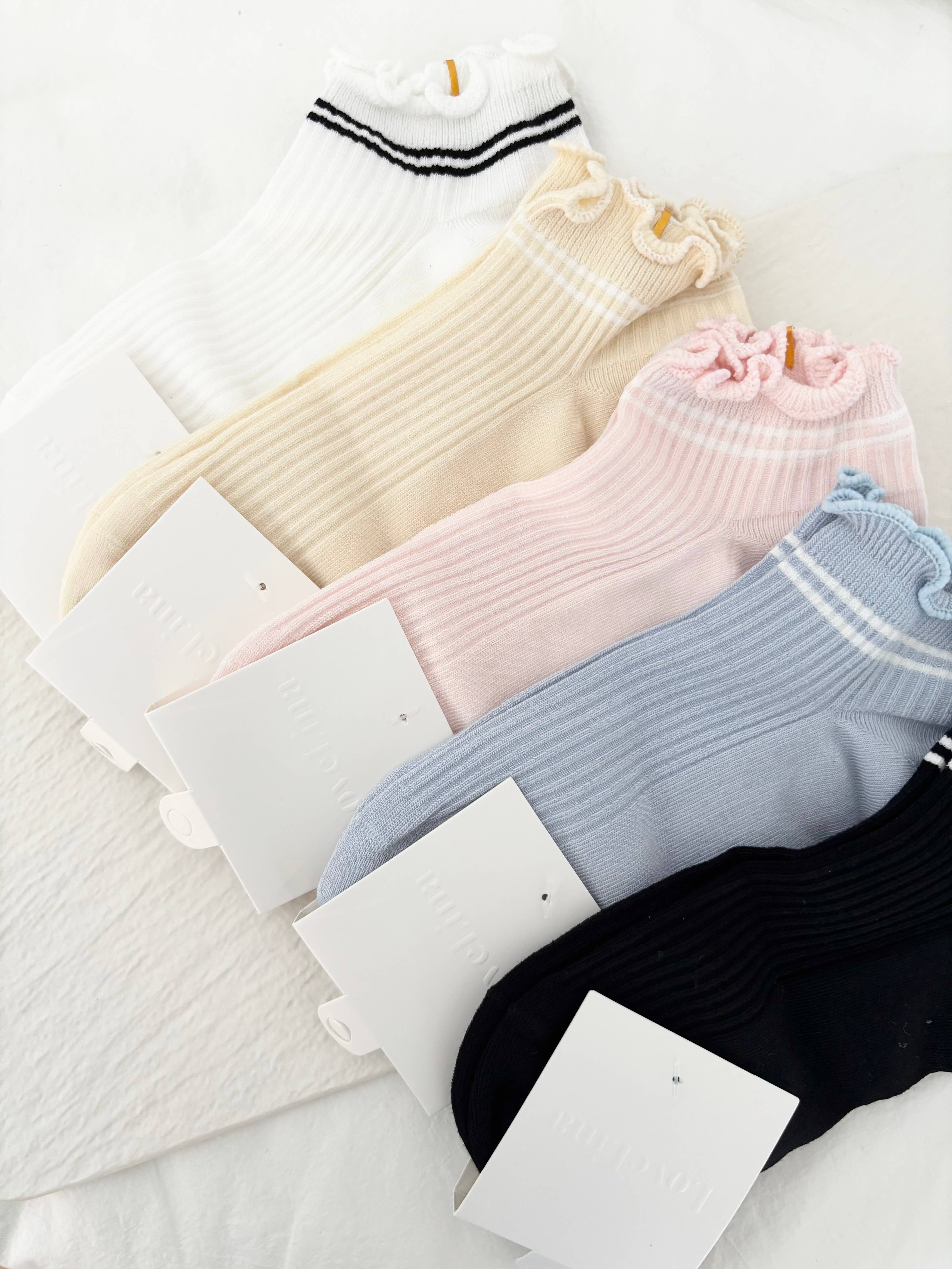 Stripe Detail Ruffle Basic Socks