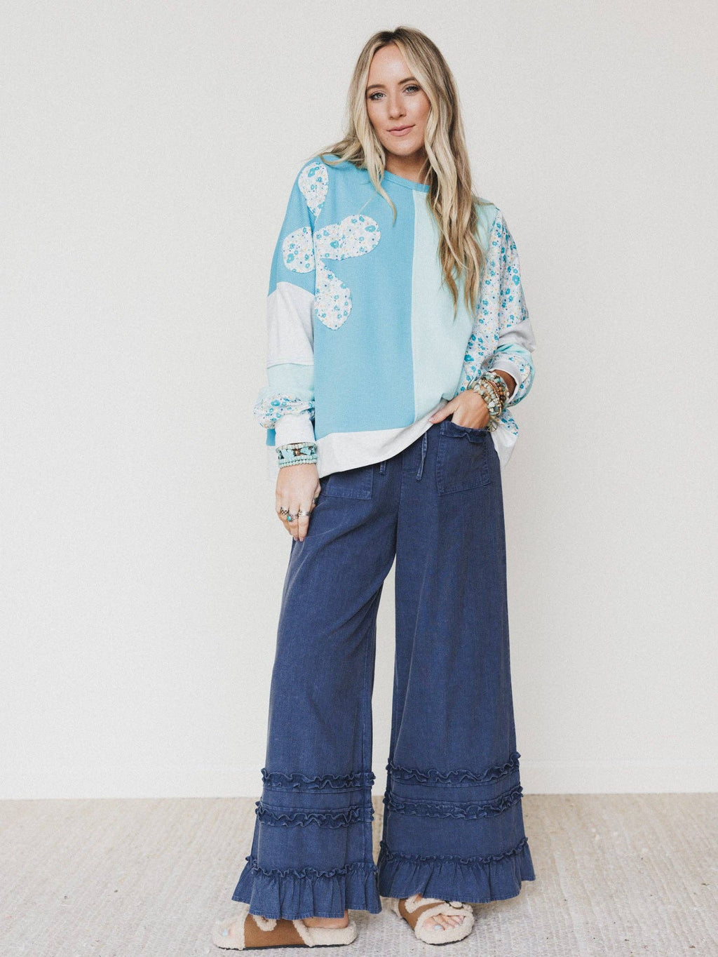 Pushing Daisies Pullover - Mint Aqua