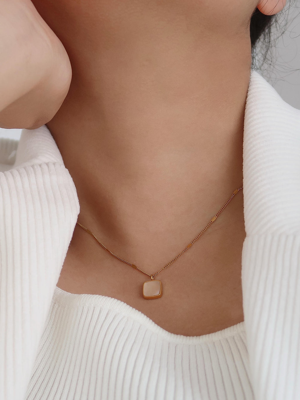 Felicty 18k Gold Non-tarnish Shell Square Necklace