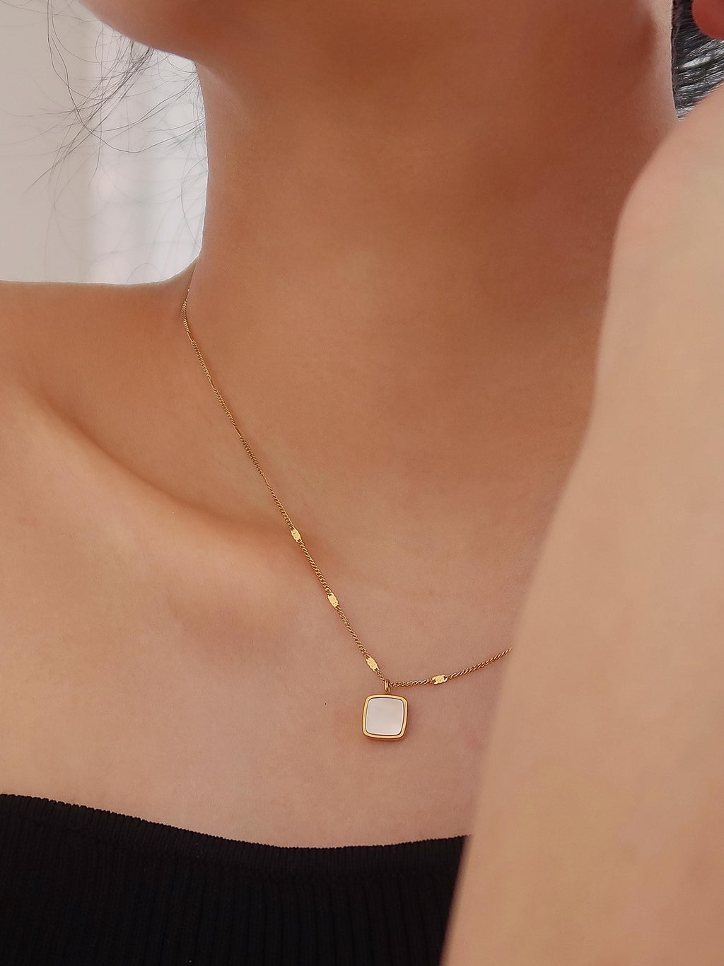 Felicty 18k Gold Non-tarnish Shell Square Necklace