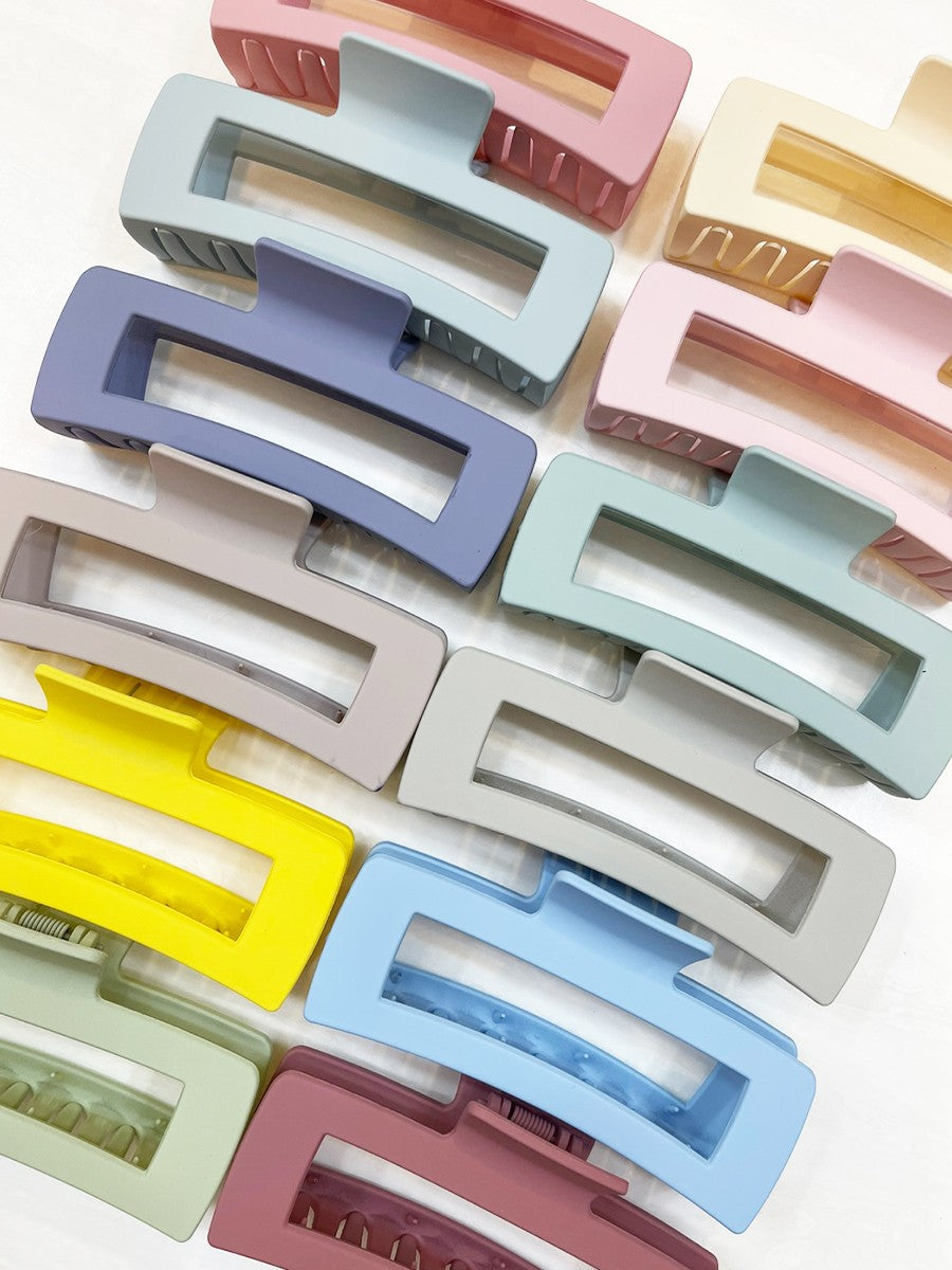Matte Jumbo Cut Out Rectangle Hair Claw