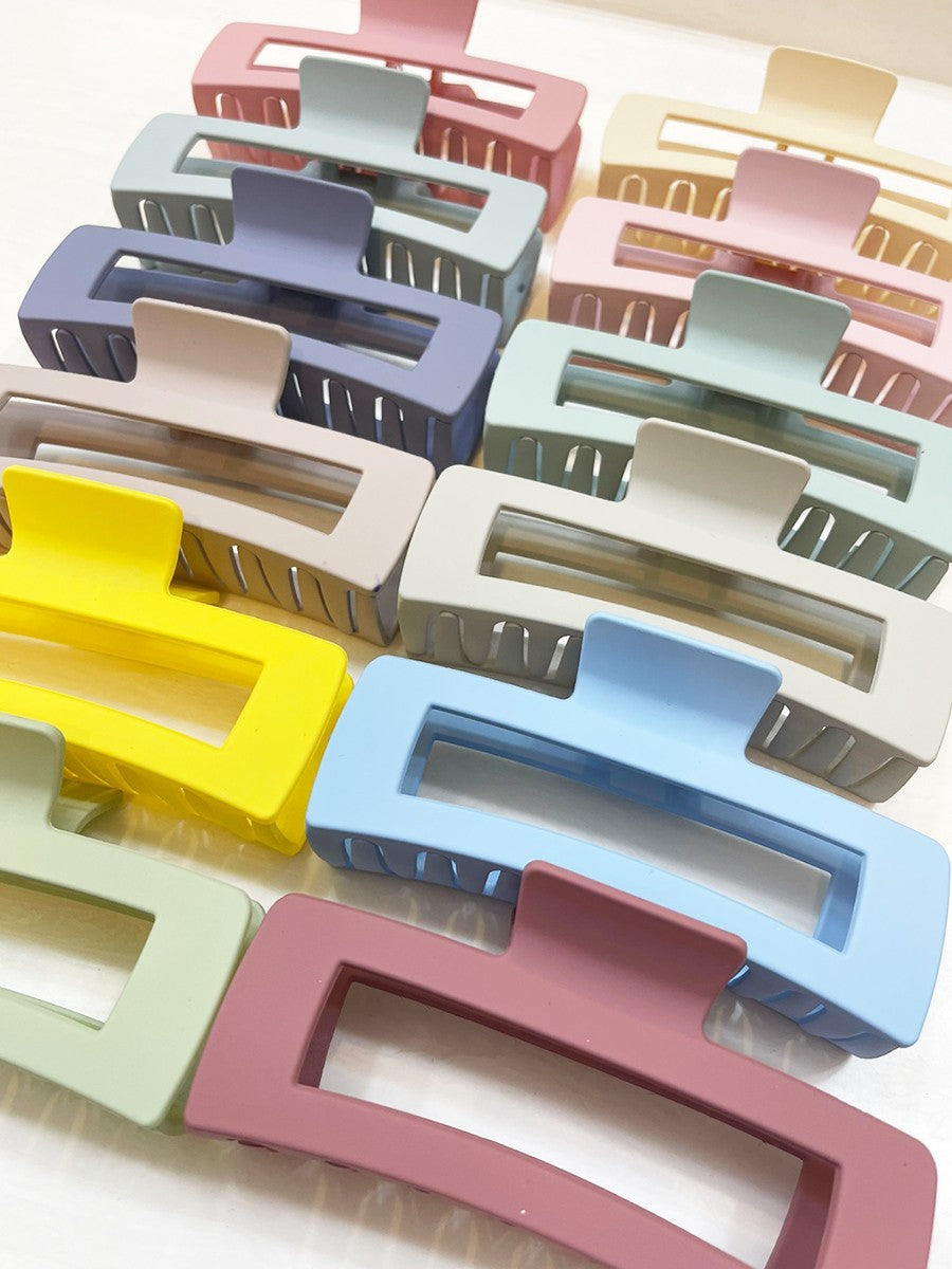 Matte Jumbo Cut Out Rectangle Hair Claw
