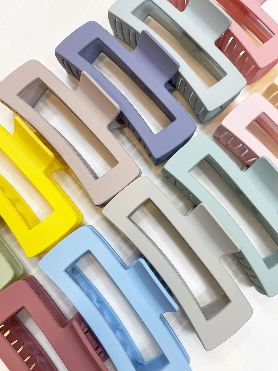 Matte Jumbo Cut Out Rectangle Hair Claw